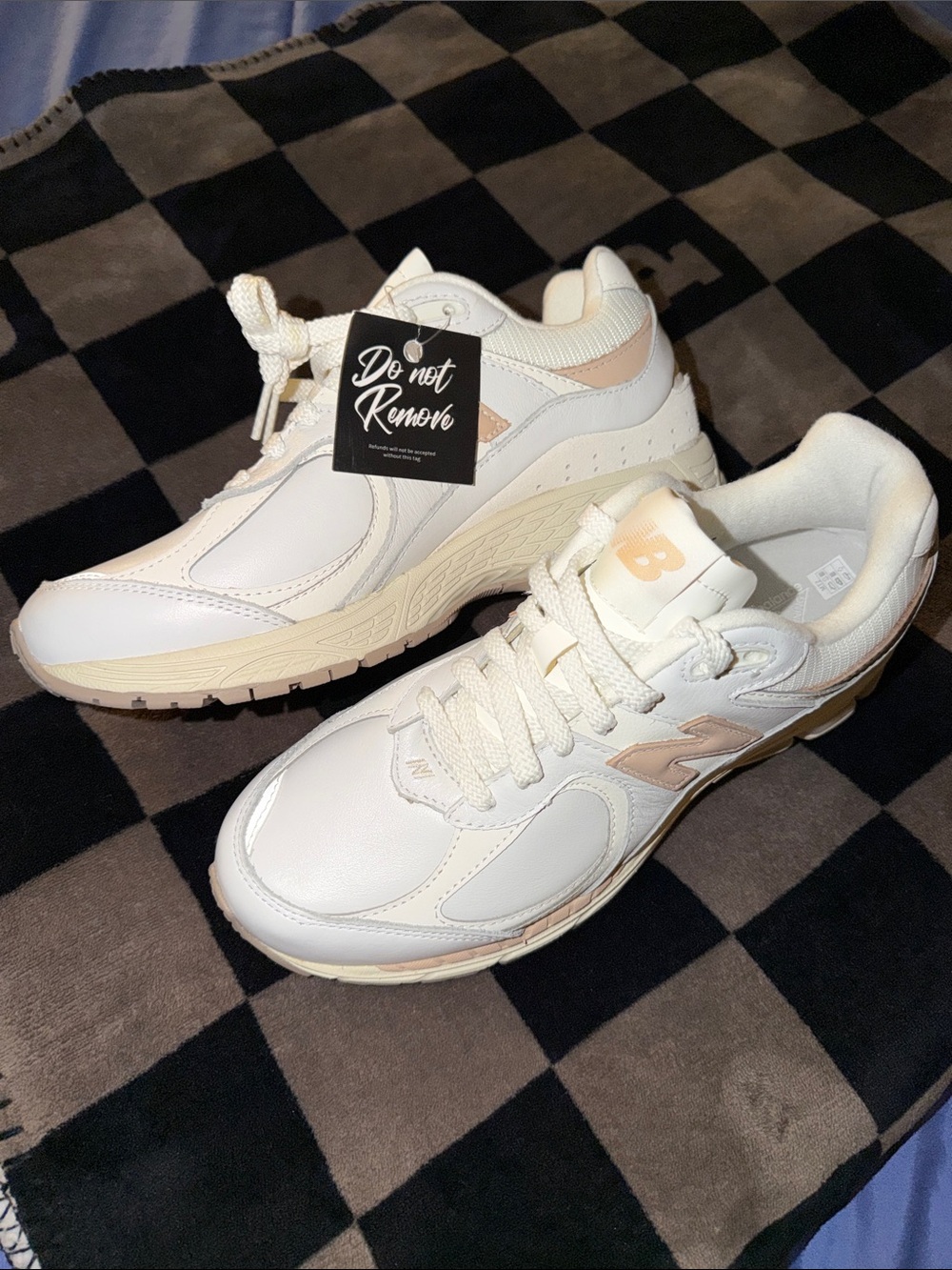 New Balance Women's Cream and Light Pink Low-Top Sneakers